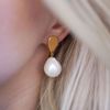 Bilde av Baroque Pearl Earring