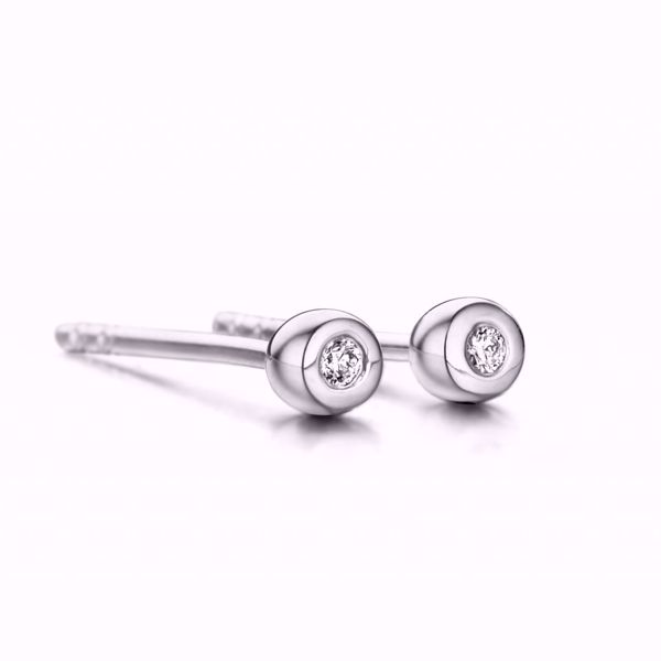 Spirit Icons Belle Diamantøredobber - 585 hvitt gull 0,02 ct. WVS .