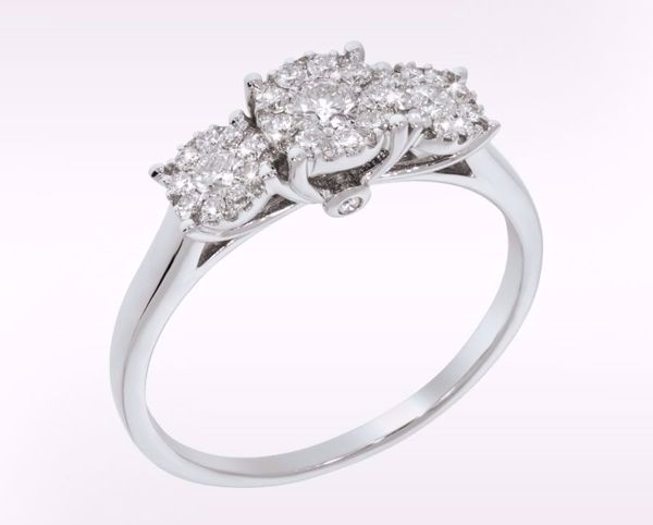 Bilde av Alexandra - ring hvitt gull med diamanter 0,50 ct WSI