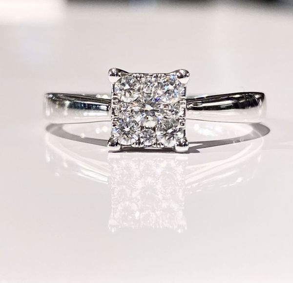 Bilde av Beatrix Ring 585 hv. gull, 0,40 ct WSI