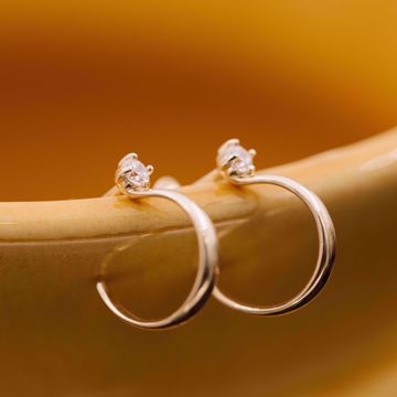 Øreringer med zirkonia - 585 gult gull.