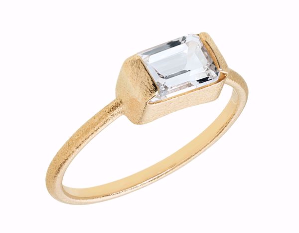 Bilde av 79-6-20  SQUARE RING M.HVIT TOPAS (0,75CT)