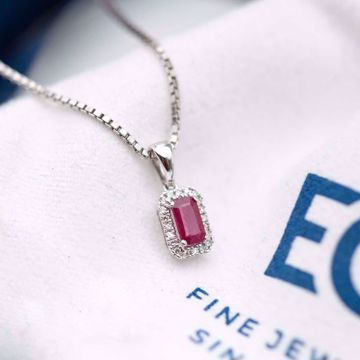 EC 1914 Diamantanheng, rosett med Rubin - 585 hvitt gull 0,05 ct. WSI.