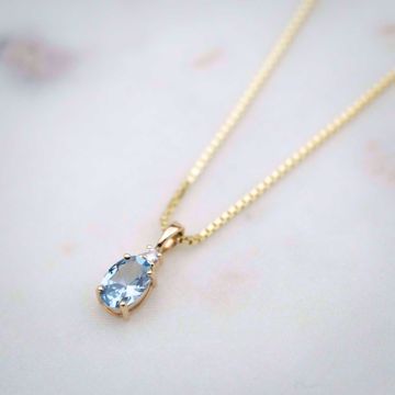 Gullanheng med syntetisk blå spinell og zirkonia - 585 gult gull.