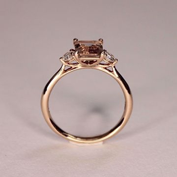 Bilde av Ring - rosegull med morganitt og diamanter (1,26ct/0,29 ct TWP)