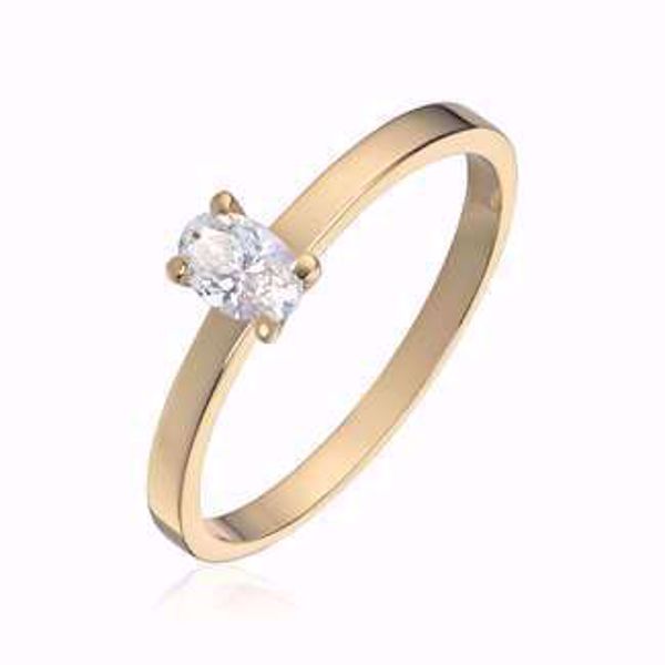 Ring i gult gull med Oval Cut Diamant