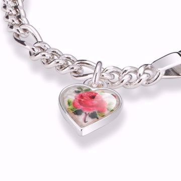 Armbånd i sølv med graveringsplate og emaljehjerte med rose-motiv.  
