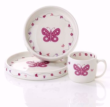 Servise i porselen med rosa sommerfugl-motiv bestående av 3 deler. 