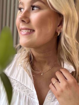 Gullanheng bokstav M - 585 gult gull.