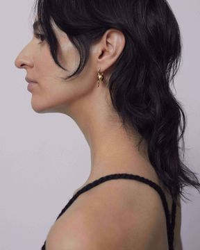 Maria Black Goerli Øredobb Singel – perfekt for en personlig og trendy stil.