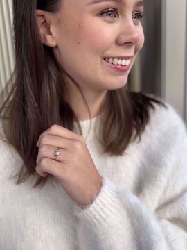 Square Gullring fra Heiring med blå topas – stilren og sofistikert ring.