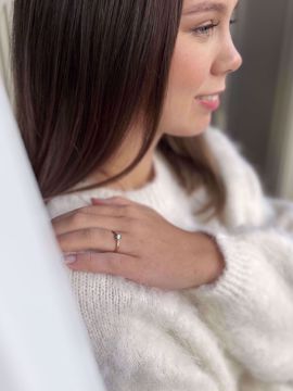 Gullring med blå topas - 585 gult gull.