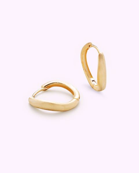 Philippa Studios Wave Satin Hoops Large, forgylt sølv, børstet overflate.