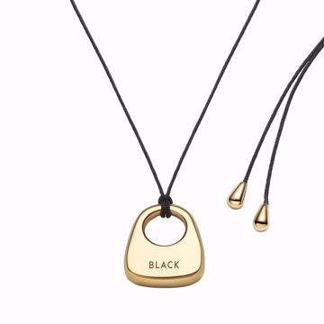 Maria Black Tote Halskjede Gold M 170 cm. Snor i resirkulert polyester, anheng i forgylt sølv. 