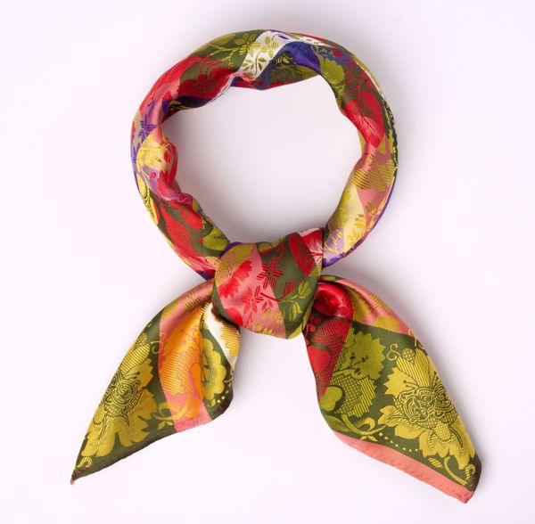 Tyrihans Estelle Silkeskjerf. 70x70 cm. 100% silke. 