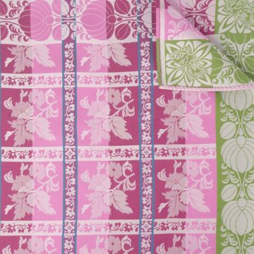 Tyrihans Mimmi Silkeskjerf. 70x70 cm. Vist knyttet. 