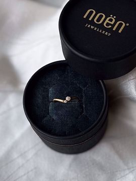 Noën Jewellery Twist Diamantring - 585 gult gull 0,07 ct. TWVS. 