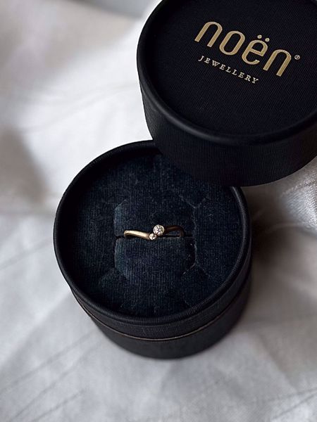 Noën Jewellery Twist Diamantring - 585 gult gull 0,07 ct. TWVS. 