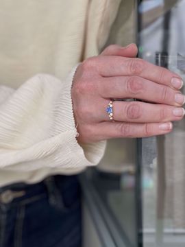 Noën Jewellery Sparkle Diamantring med Safir - 585 gult gull 0,20 ct. TWVS