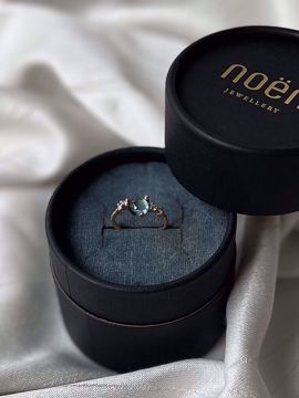 Noën Jewellery Stellini Diamantring med Topas - 585 gult gull 0,15 ct. TWVS. 