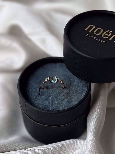 Noën Jewellery Stellini Diamantring med Topas - 585 gult gull 0,15 ct. TWVS. 