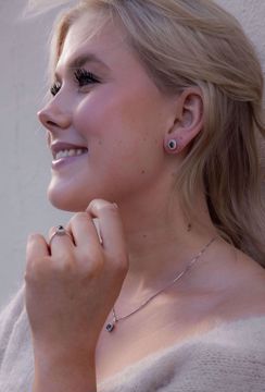 Diamantøredobber, rosett med safir - 585 hvitt gull 0,28 ct. WSI.