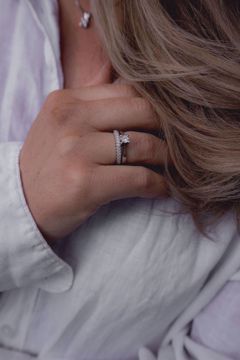 Maud diamantring 585 hvitt gull med diamant 0,40 ct. WSI.