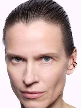 Maria Black Whirl Ear Cuff Gold. 