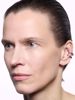 Maria Black Whirl Ear Cuff Silver, modell.  