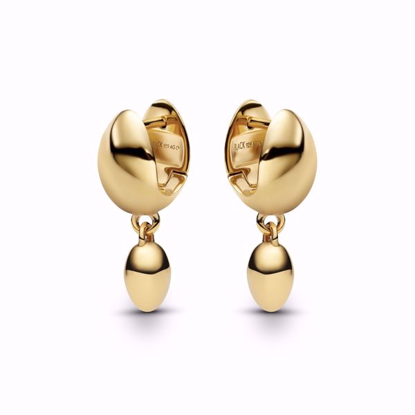 Maria Black Finney Drop Huggies Gold Øreringer. 