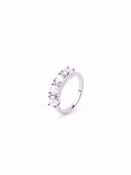 Quattro Zirconia Ring Silver, sølvbelagt ring med fire hvite zirkoniasteiner på fremsiden. 